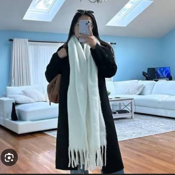 STEVE MADDEN Super-Soft Knit Muffler Chunky White Oversized Scarf - Picture 10 of 10